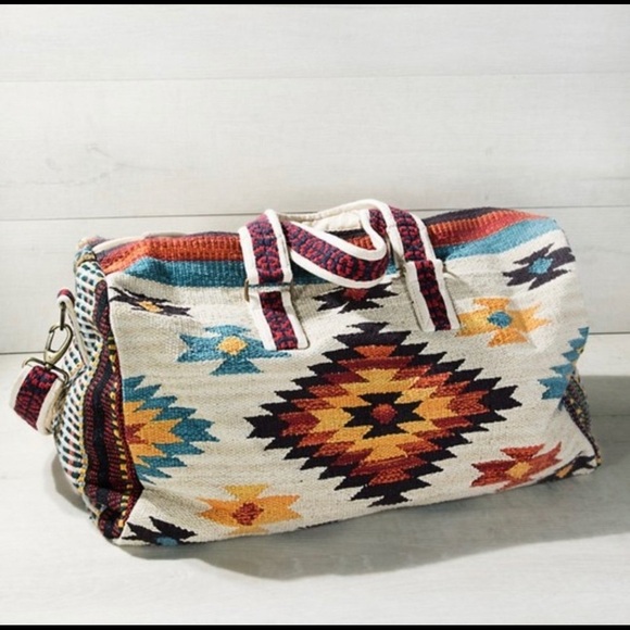 The CUALLI Aztec Inspired Print Weekender - Picture 2 of 7